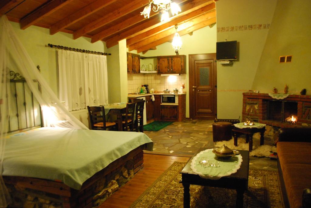 Tzivaeri Hotel Likodhrómion Екстериор снимка