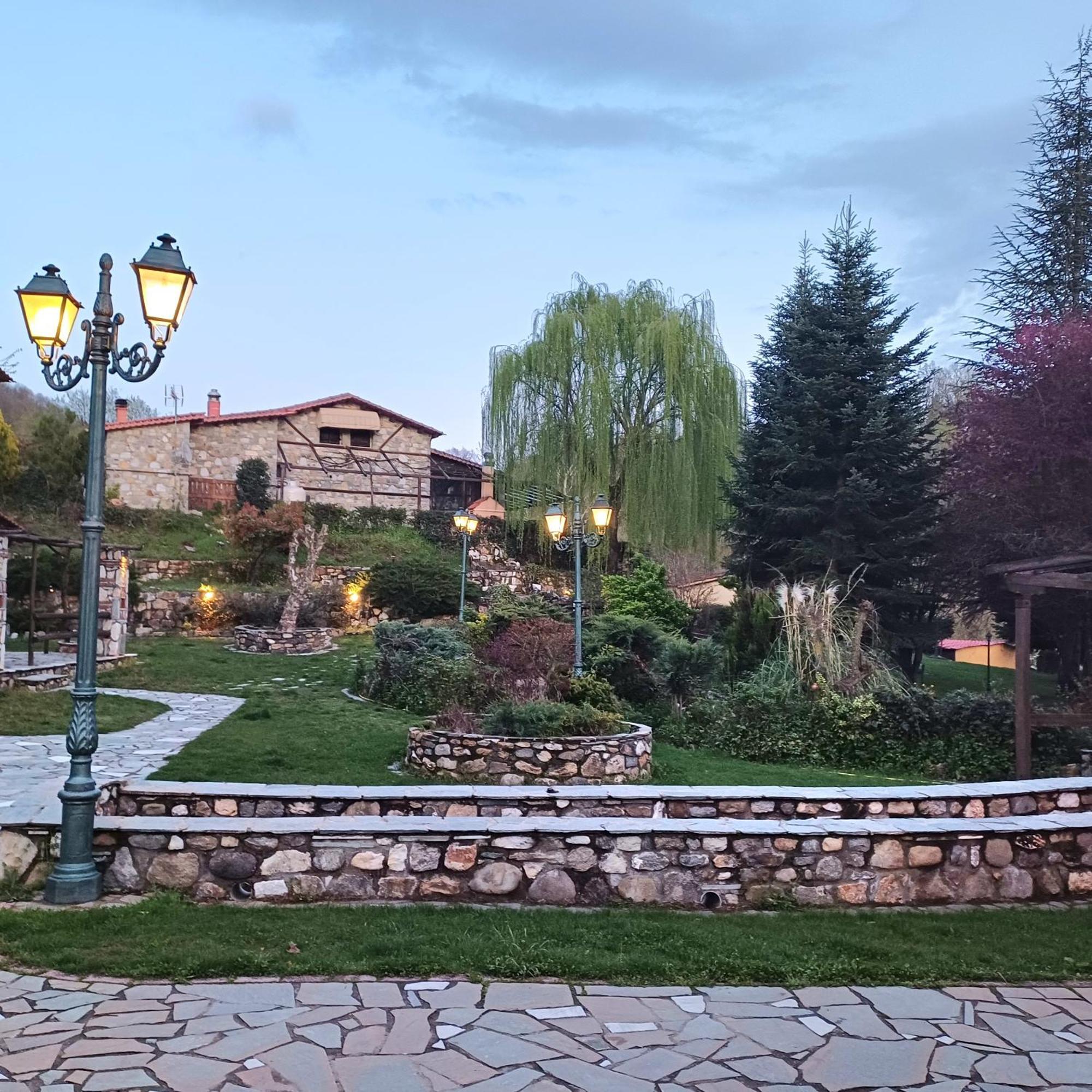 Tzivaeri Hotel Likodhrómion Екстериор снимка